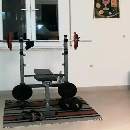 Bella * Tirana